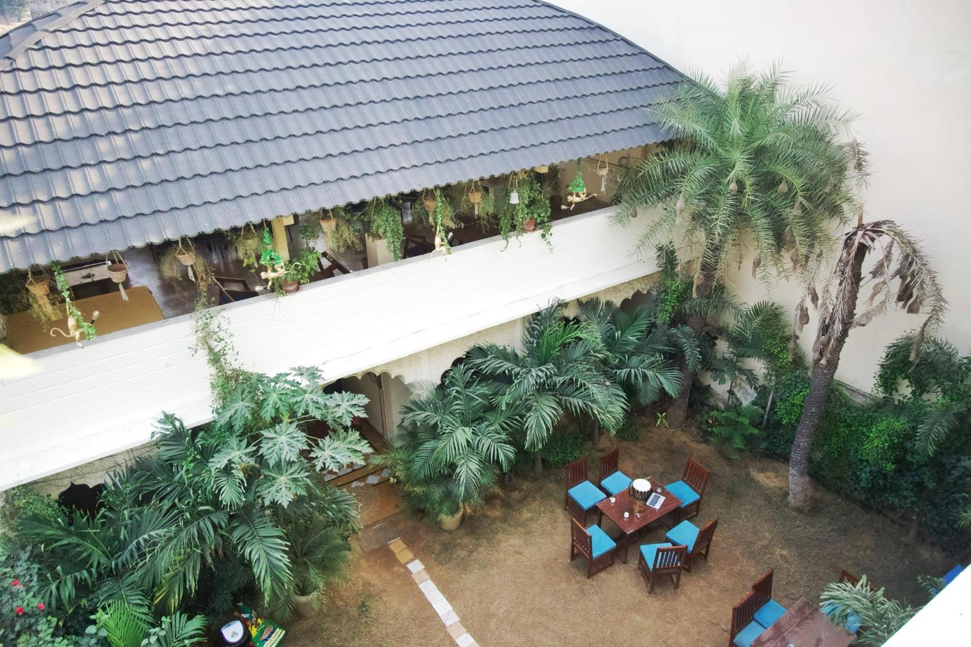 Banana Hostel Puskár Kültér fotó