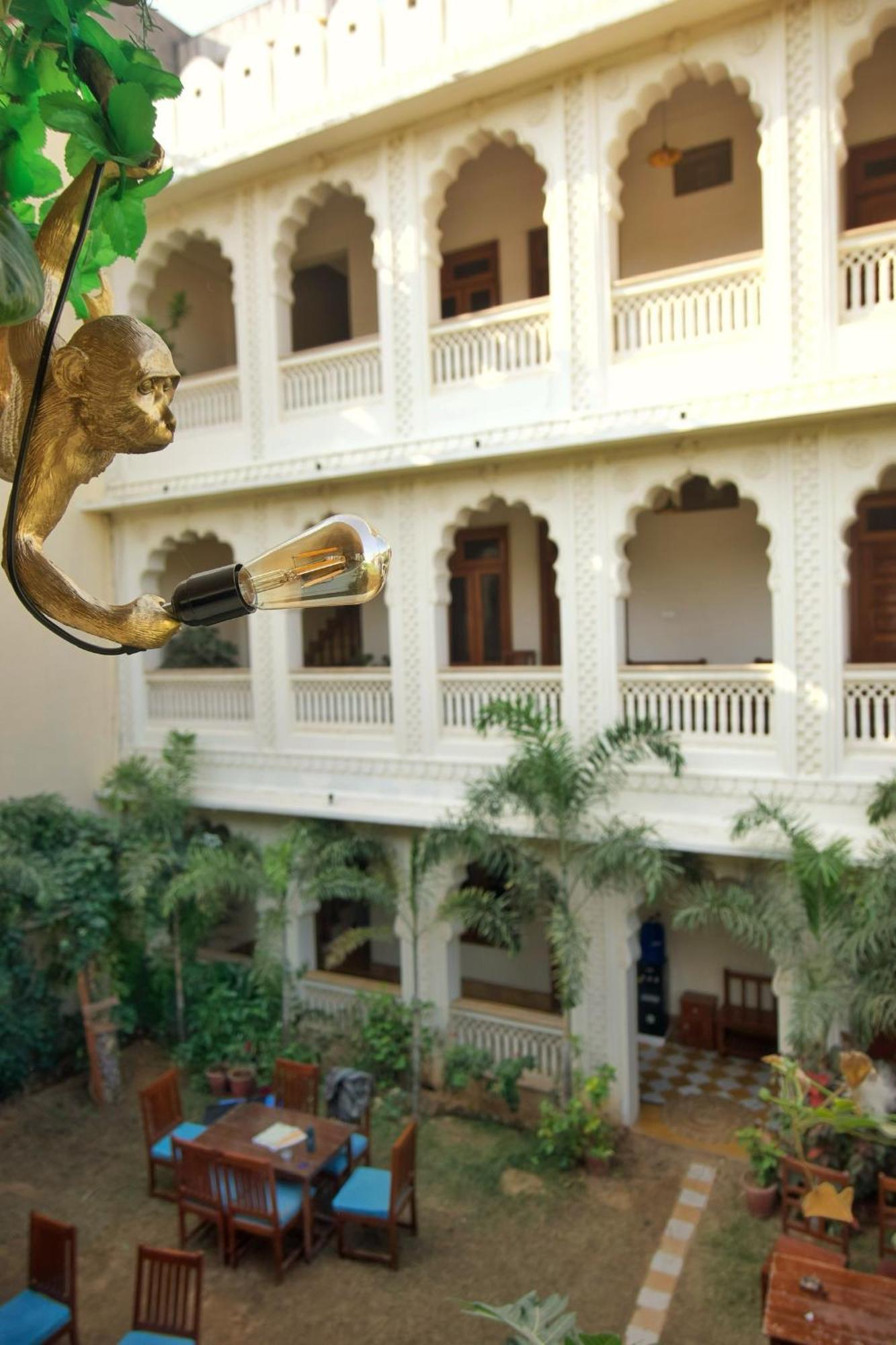 Banana Hostel Puskár Kültér fotó