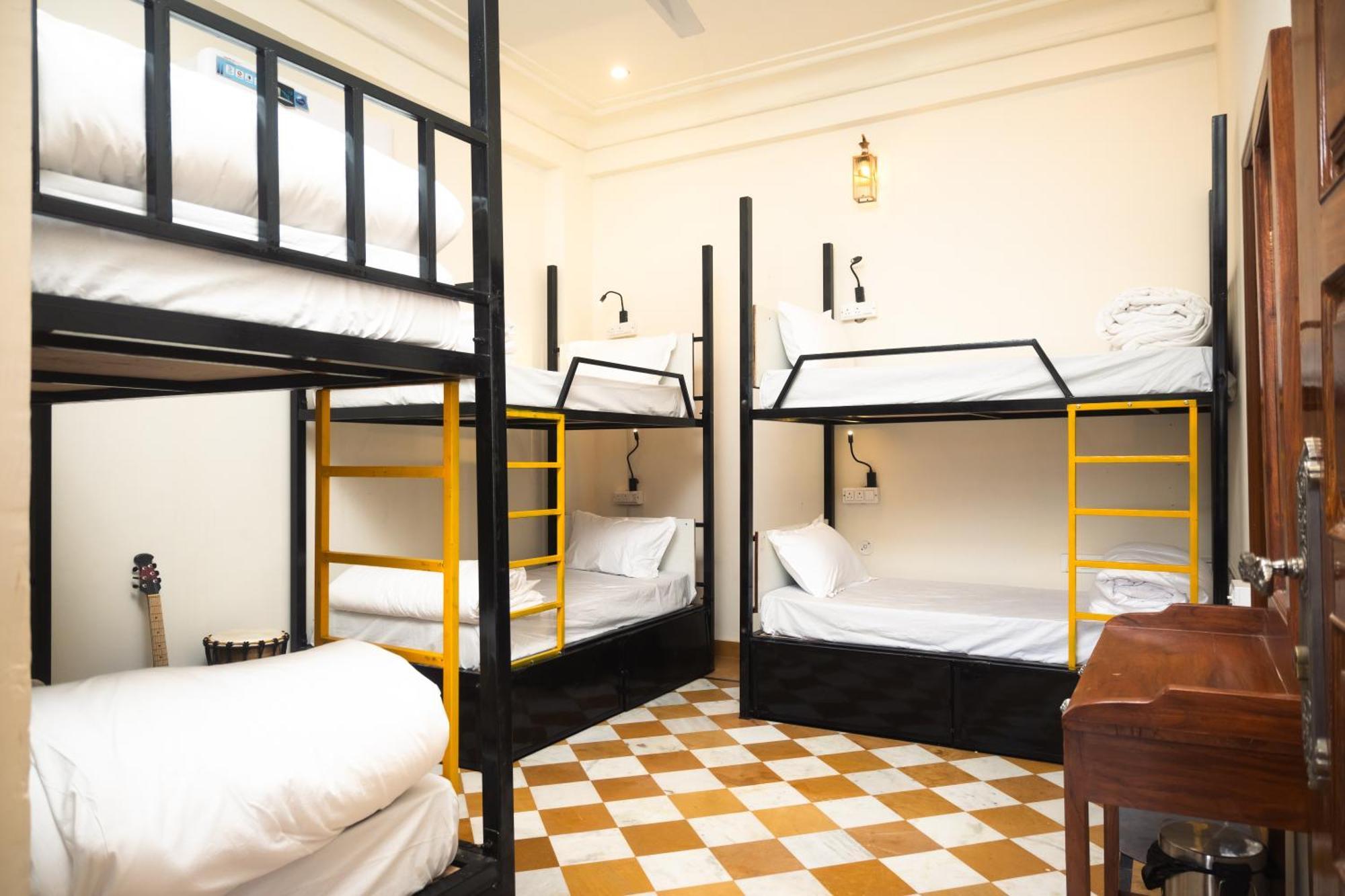 Banana Hostel Puskár Kültér fotó